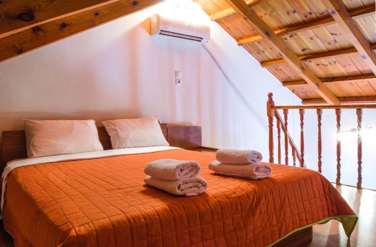 Irides Apartments Megalochori  Экстерьер фото