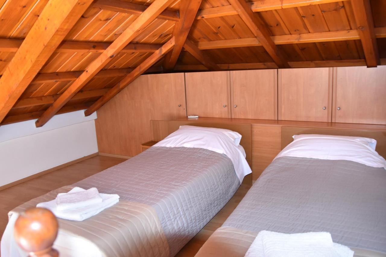 Irides Apartments Megalochori  Экстерьер фото