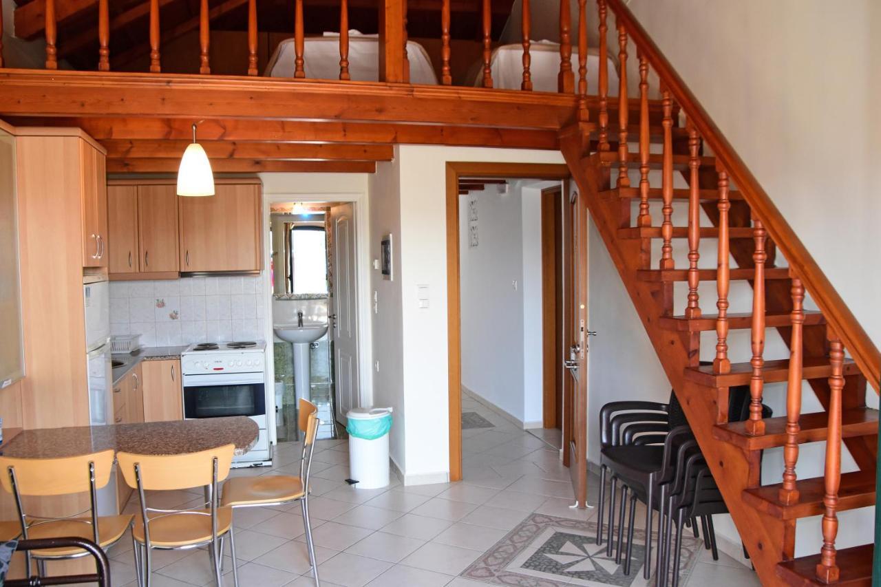 Irides Apartments Megalochori  Экстерьер фото