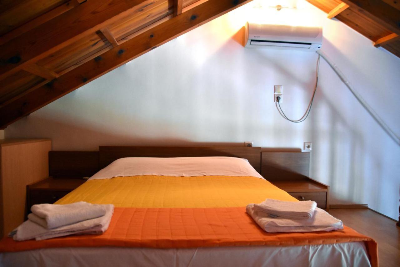 Irides Apartments Megalochori  Экстерьер фото